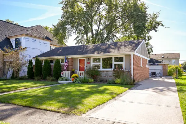 444 N Ridgeland AVE, Elmhurst, IL 60126