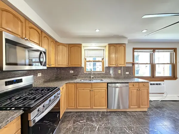 4928 N Lester AVE #2B, Chicago, IL 60630