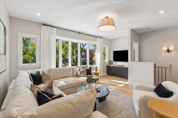 616 W Willow ST, Chicago, IL 60614