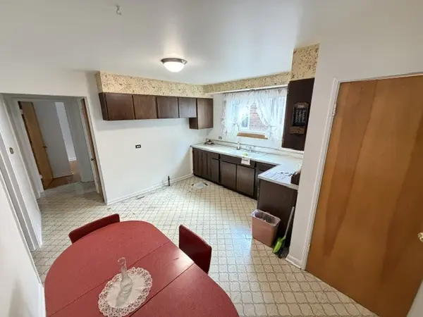 4821 S Leamington AVE, Chicago, IL 60638