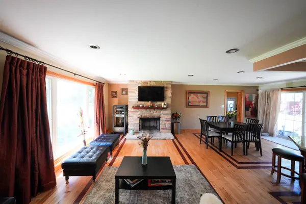 1534 Sequoia LN, Darien, IL 60561