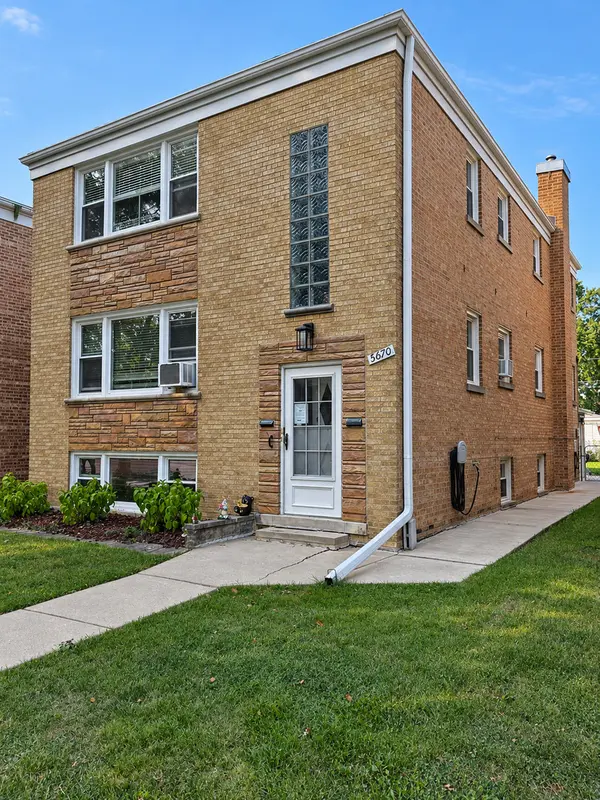 5670 W Higgins AVE #2, Chicago, IL 60630