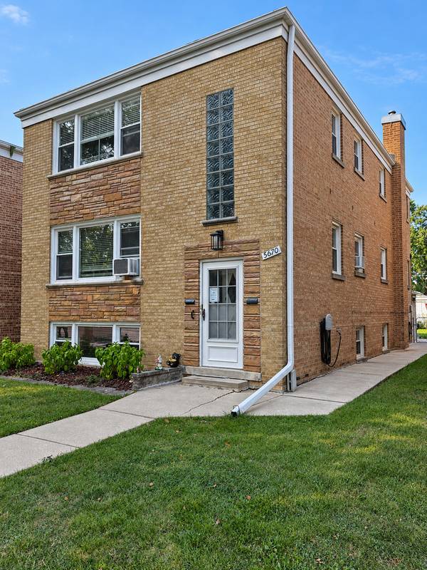 5670 W Higgins AVE #2, Chicago, IL 60630