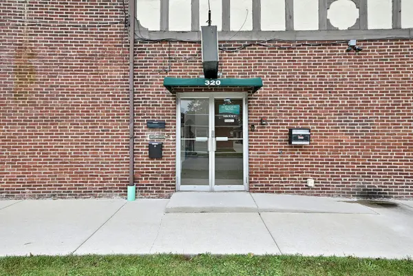 320 S Cornell AVE #B, Villa Park, IL 60181