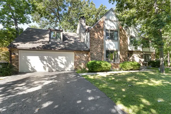 22214 S Gawain DR, Shorewood, IL 60404