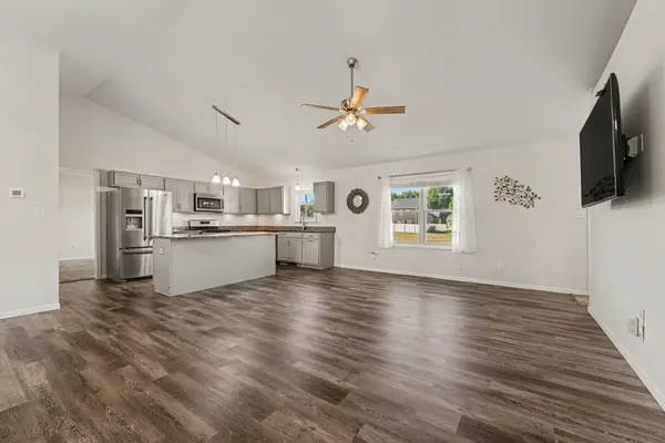 285 Apple Grove Lane, Valparaiso, IN 46385