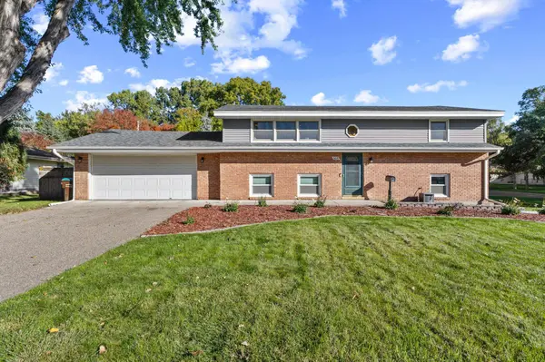 5220 Lowry TER, Golden Valley, MN 55422