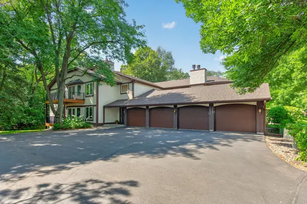 15695 Sussex DR, Minnetonka, MN 55345