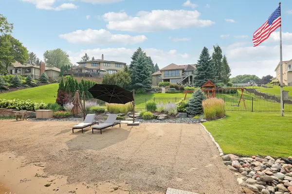 7998 Ithaca LN N, Maple Grove, MN 55311