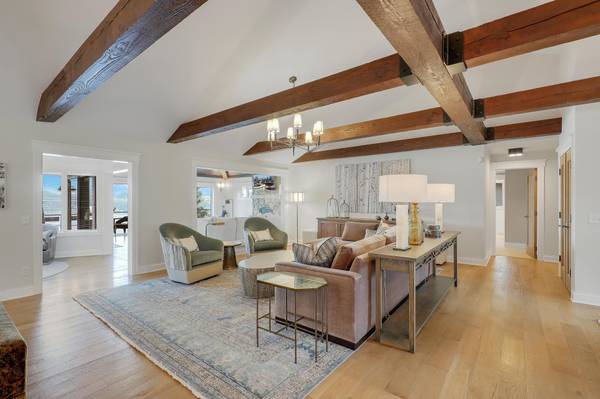 7998 Ithaca LN N, Maple Grove, MN 55311