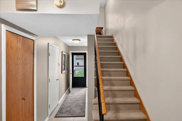 5424 Sanibel DR, Minnetonka, MN 55343