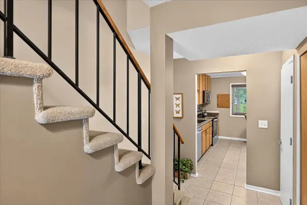 5424 Sanibel DR, Minnetonka, MN 55343