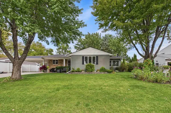 280 Yoho DR, Anoka, MN 55303