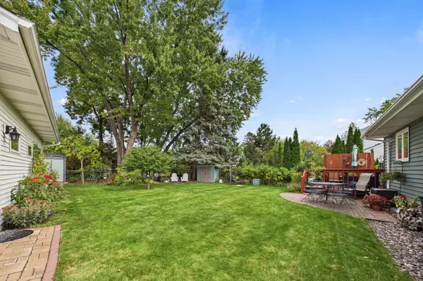280 Yoho DR, Anoka, MN 55303