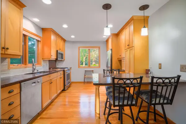 915 Ferndale AVE S, Maplewood, MN 55119