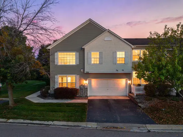 7756 Buttercup CT, Chanhassen, MN 55317