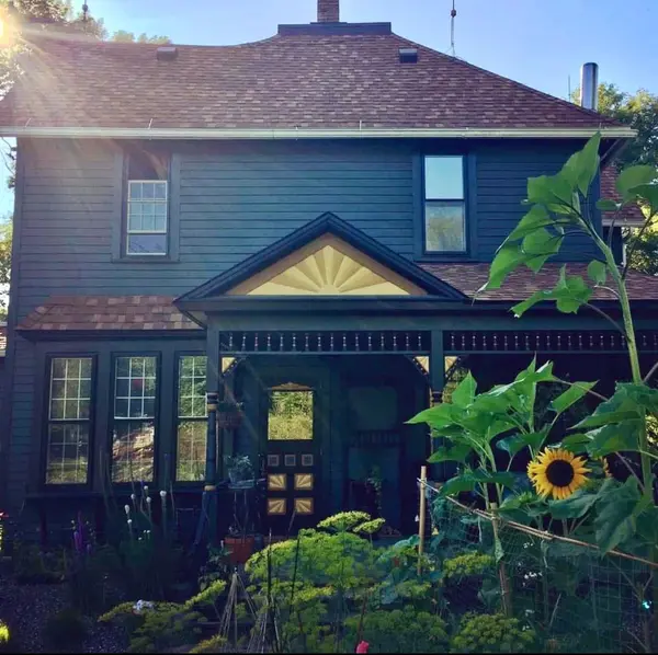 410 1st AVE SE, Glenville, MN 56036