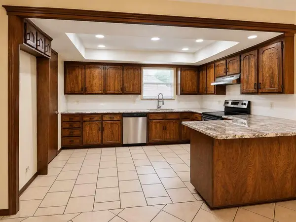 10204 Exter AVE, Yukon, OK 73099