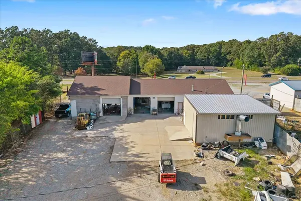 2795 Highway 11 #S, Athens, TN 37303