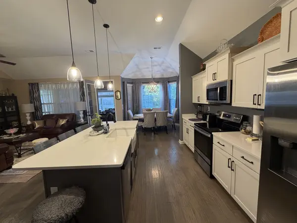 125 LAUREL GLEN DR, Oakland, TN 38060