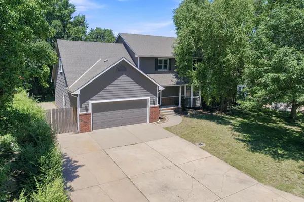 224 E Forest Park Ct,  Derby,  KS 67037