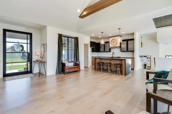 4508 N Sunny Cir, Wichita, KS 67205