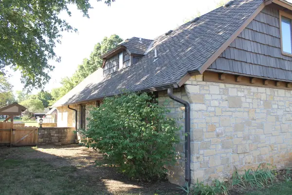 1710 Cotswold Ln, Winfield, KS 67156