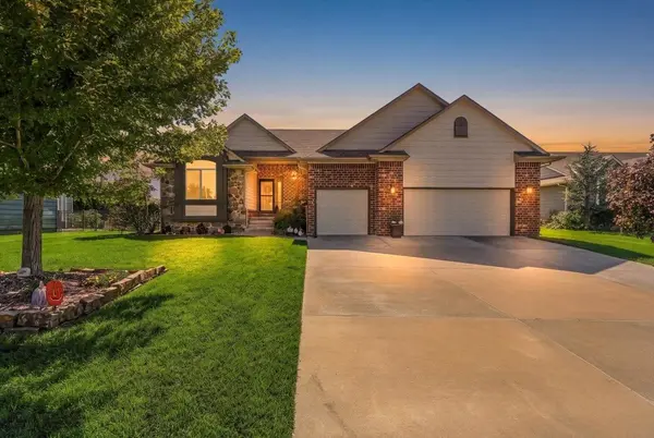 813 W Ledgestone St, Andover, KS 67002