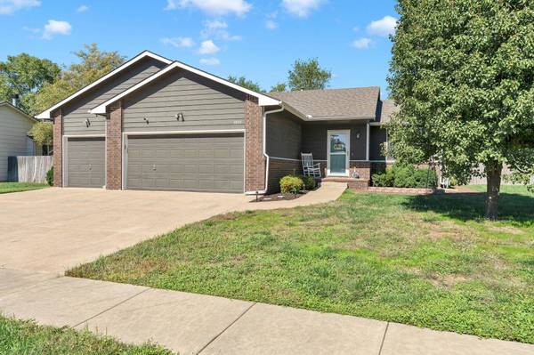 1055 E Splitwood Way Ct., Derby, KS 67037
