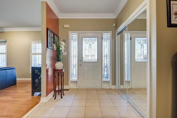 2 Orchard Park Gate, Brampton, ON L6R 1W5