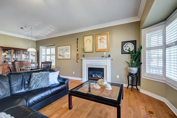 2 Orchard Park Gate, Brampton, ON L6R 1W5