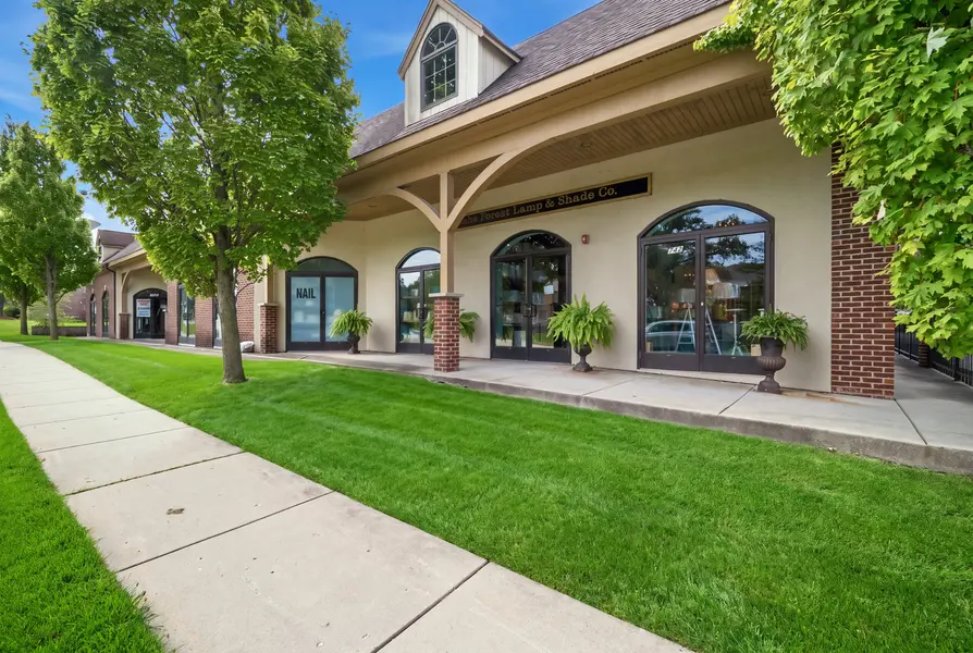 742 Sheridan RD, Highwood, IL 60040