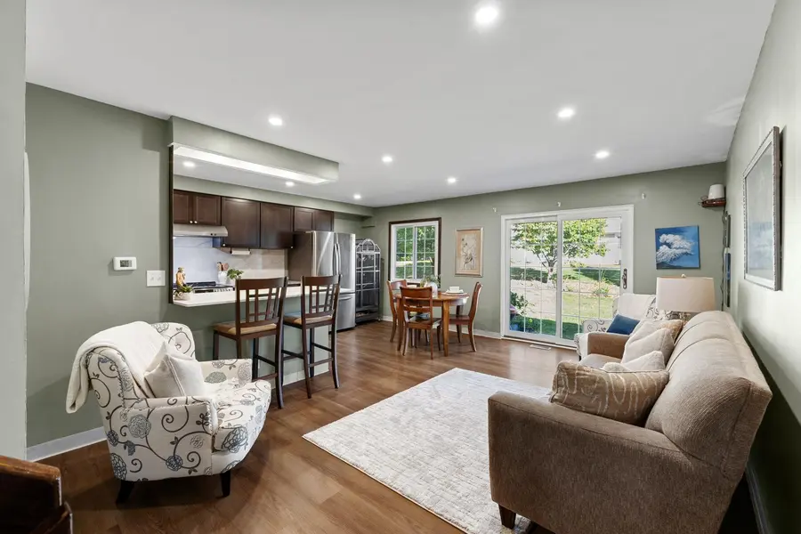 3304 River Bluff DR #75, Eagan, MN 55121