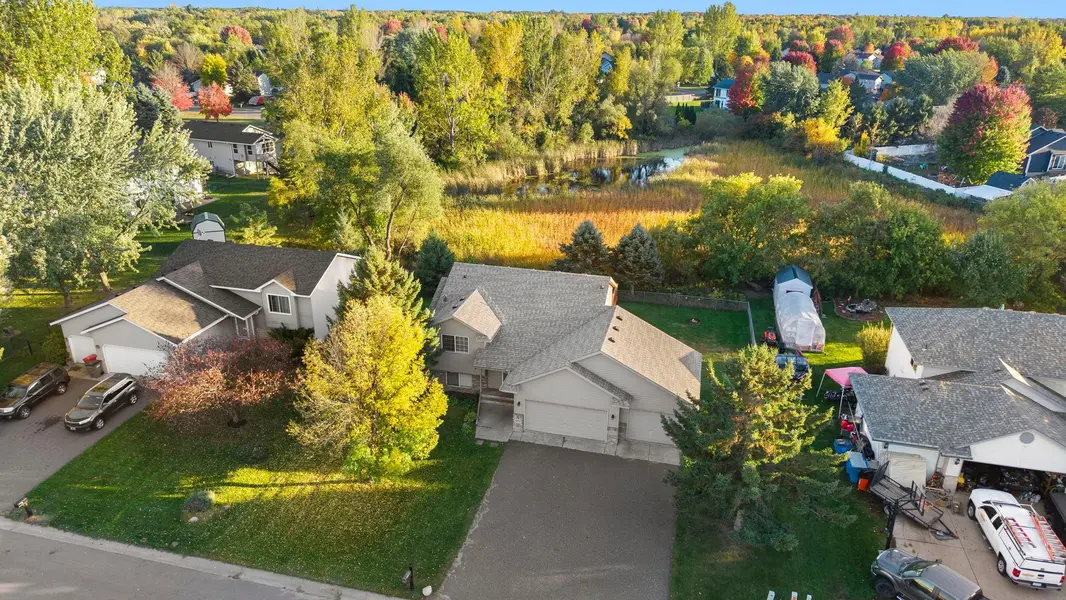 38465 Coventry DR, North Branch, MN 55056