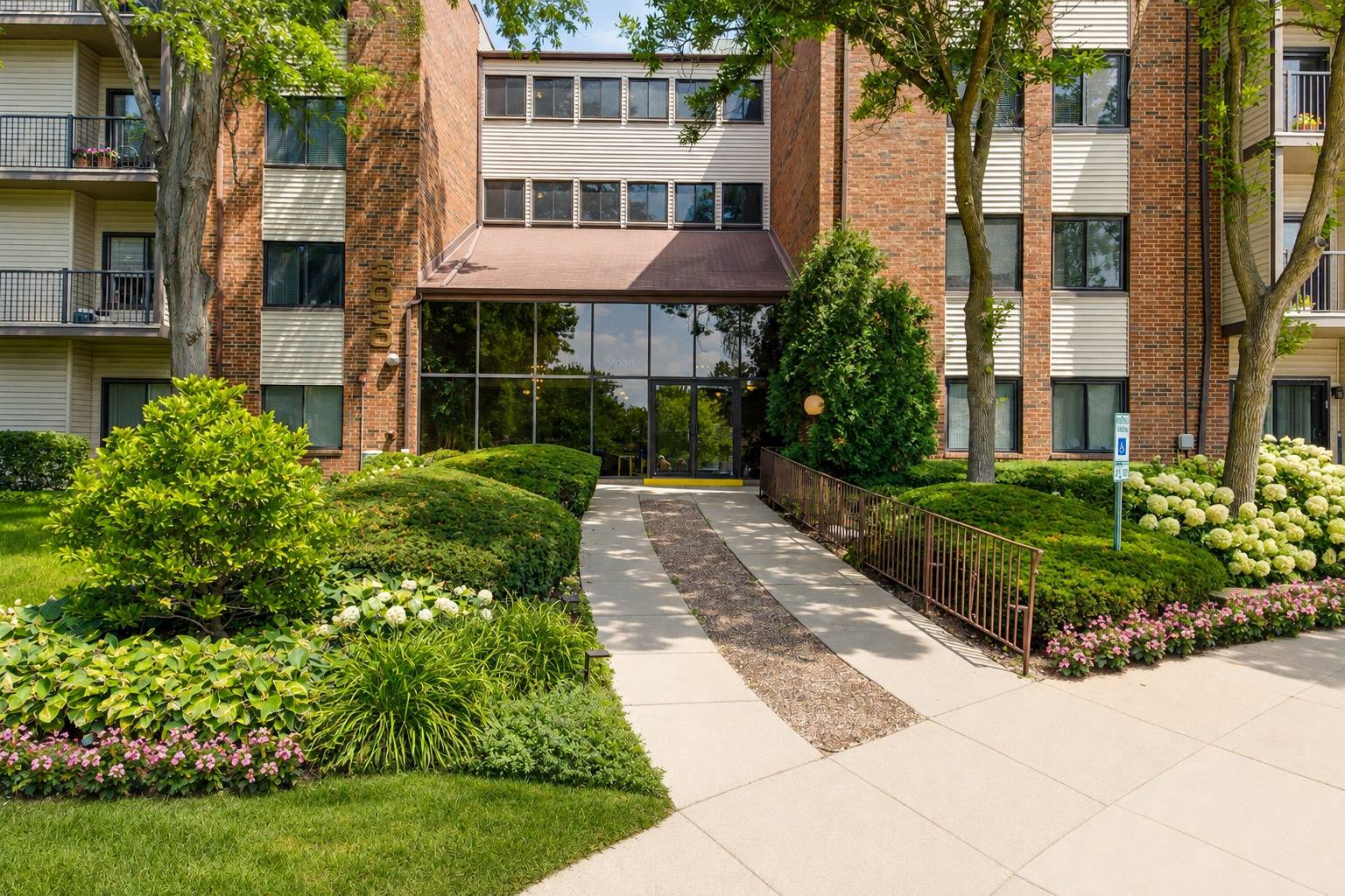 3030 Pheasant Creek DR #405, Northbrook, IL 60062