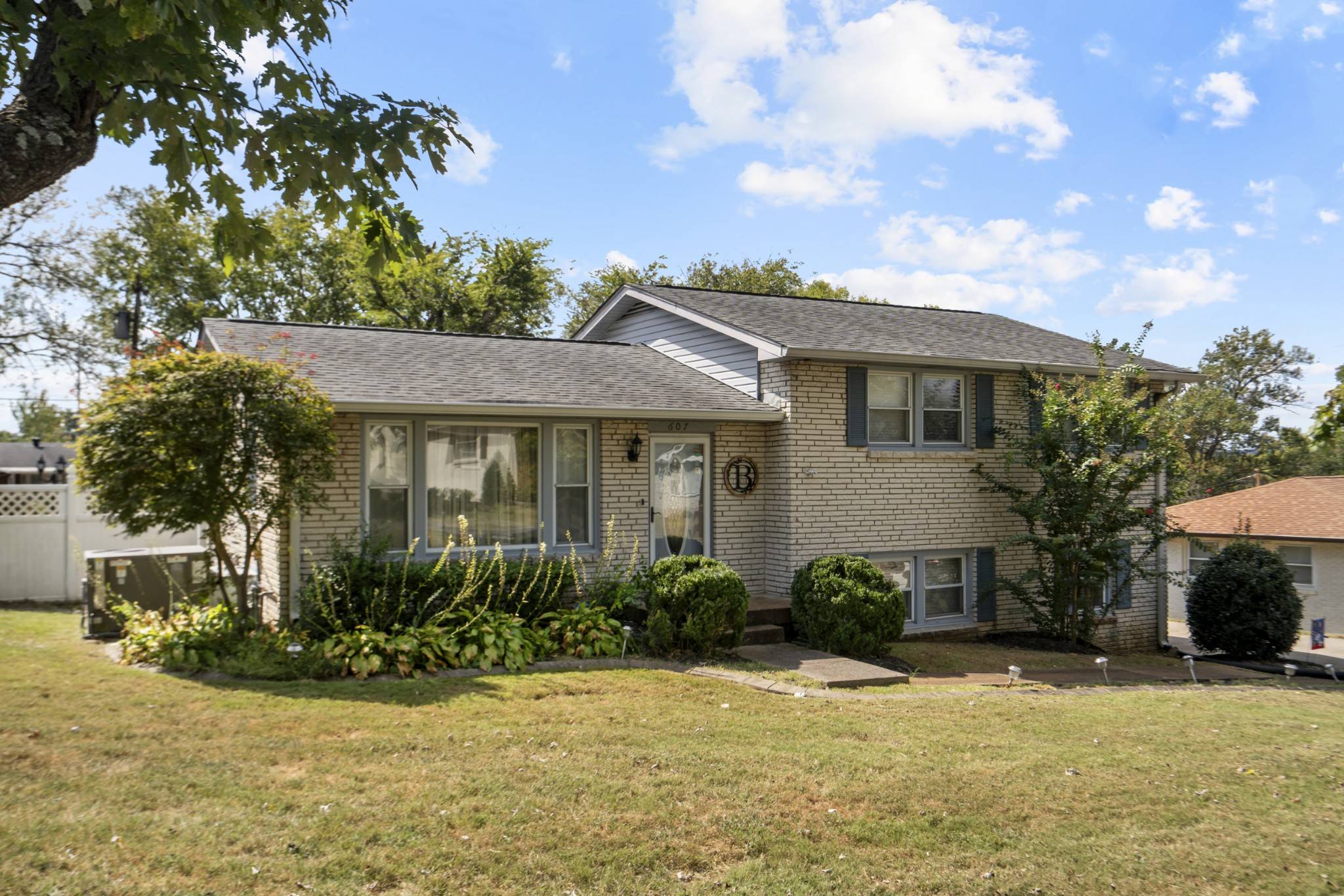 607 Comet Dr, Nashville, TN 37209