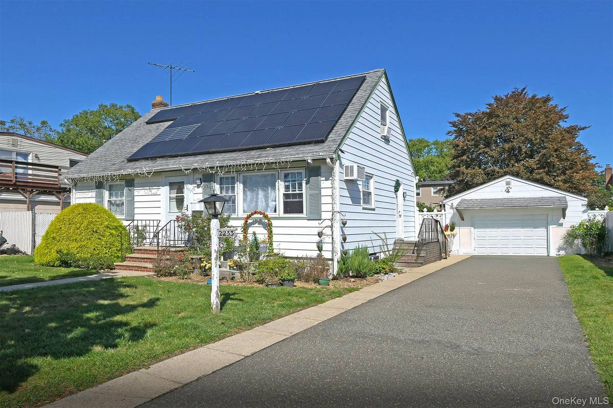 2233 6th ST, East Meadow, NY 11554