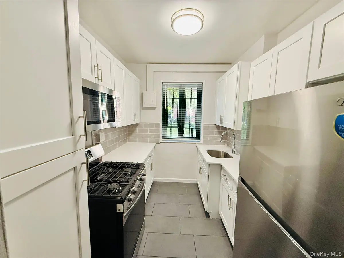 1562 Unionport RD #MD, Bronx, NY 10462