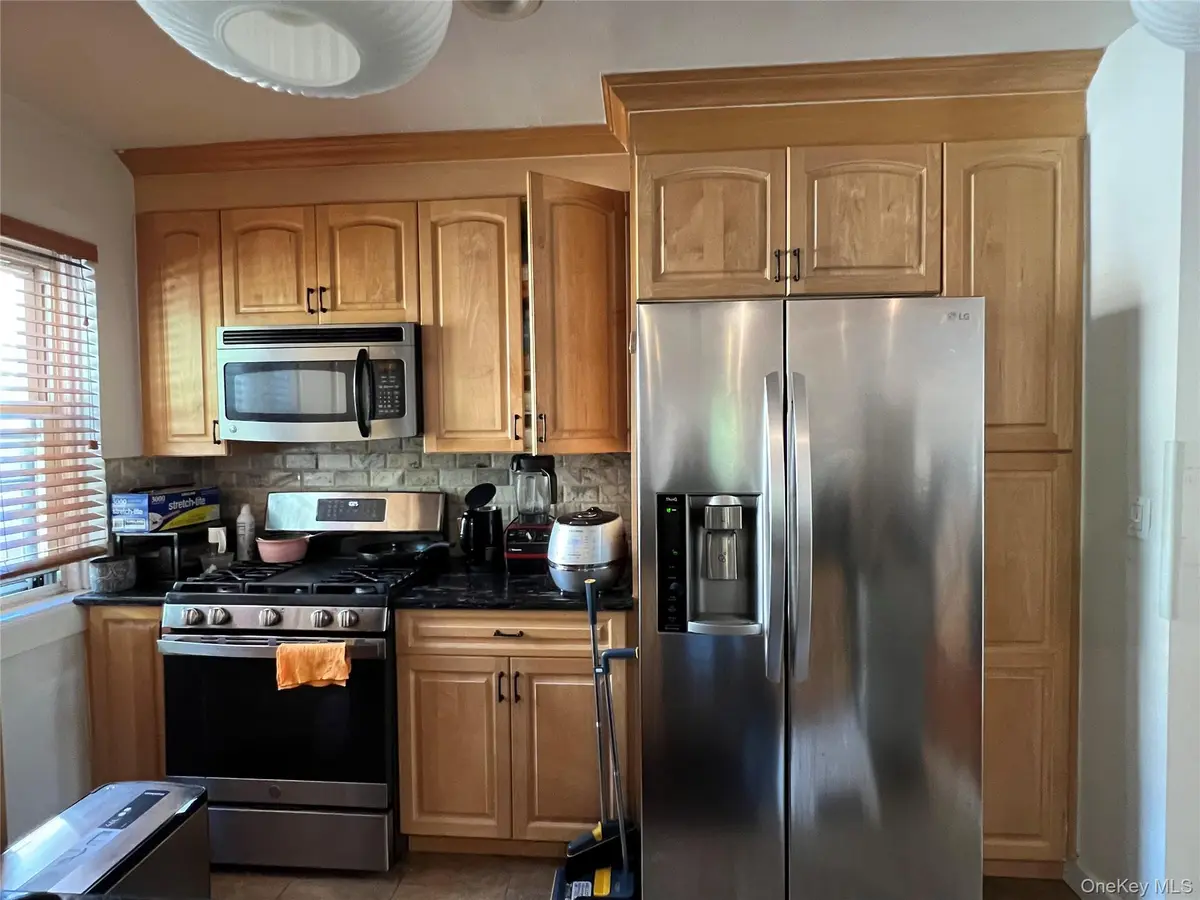 36-30 213th ST #2B, Bayside, NY 11361
