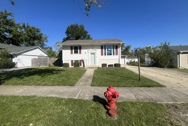 4210 Greenbrier LN, Richton Park, IL 60471