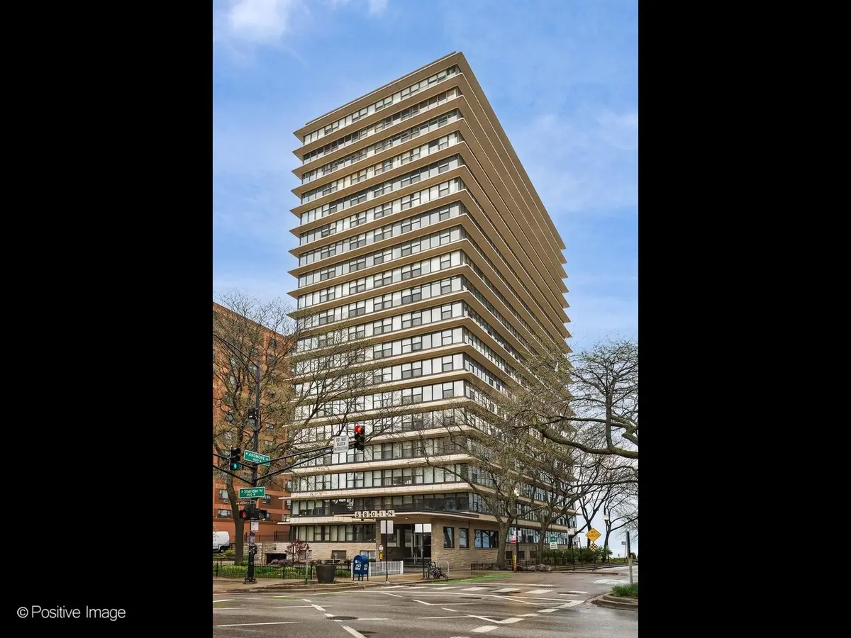 5801 N Sheridan RD #16B, Chicago, IL 60660