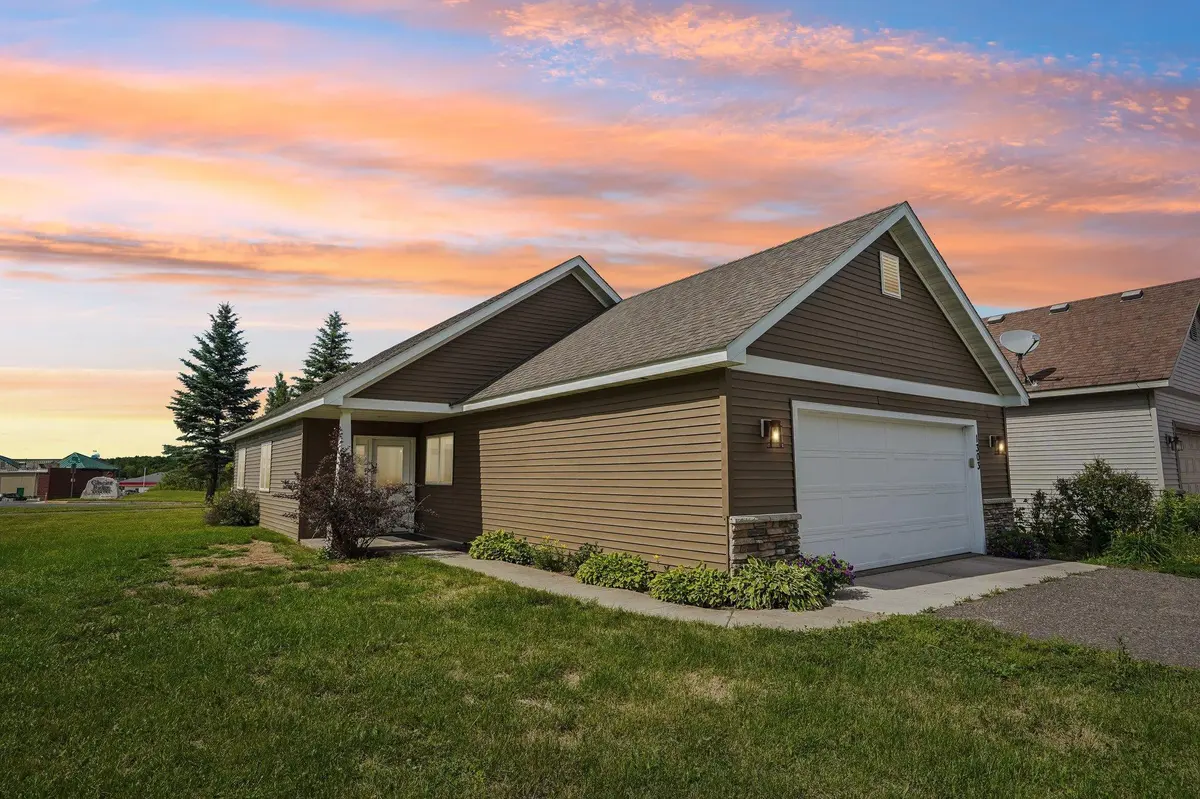 1303 Prairie LN, Saint Croix Falls, WI 54024