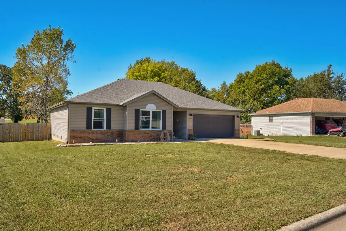 603 S Sunmeadow DR, Strafford, MO 65757