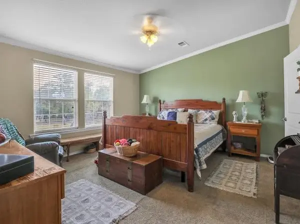 256 High Ridge Meadows DR, Gonzales, TX 78629