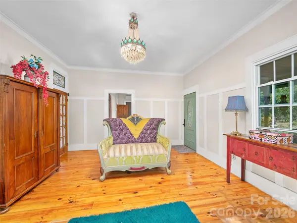 178 Bakers LN, Bakersville, NC 28705