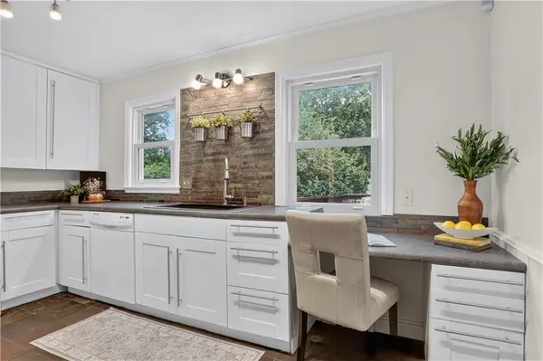 6300 W 80th TER, Overland Park, KS 66204