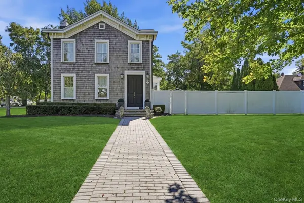 354 Middle RD, Bayport, NY 11705