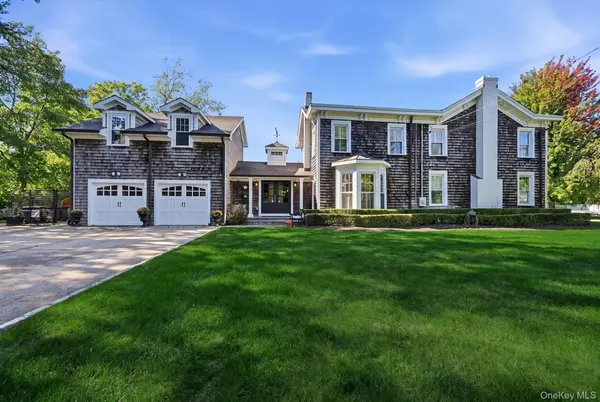 354 Middle RD, Bayport, NY 11705