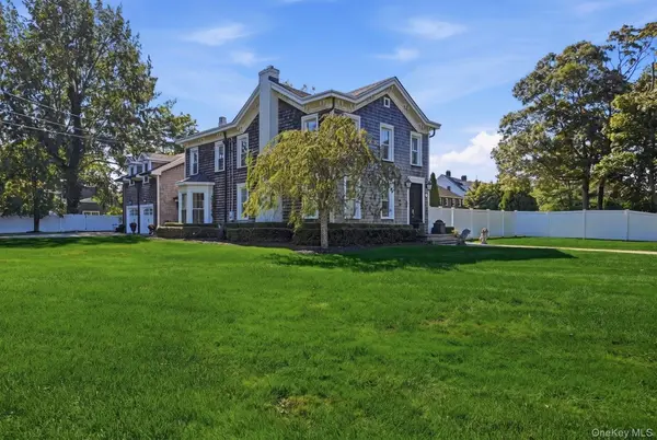354 Middle RD, Bayport, NY 11705