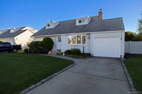 2066 Seaford AVE, Seaford, NY 11783